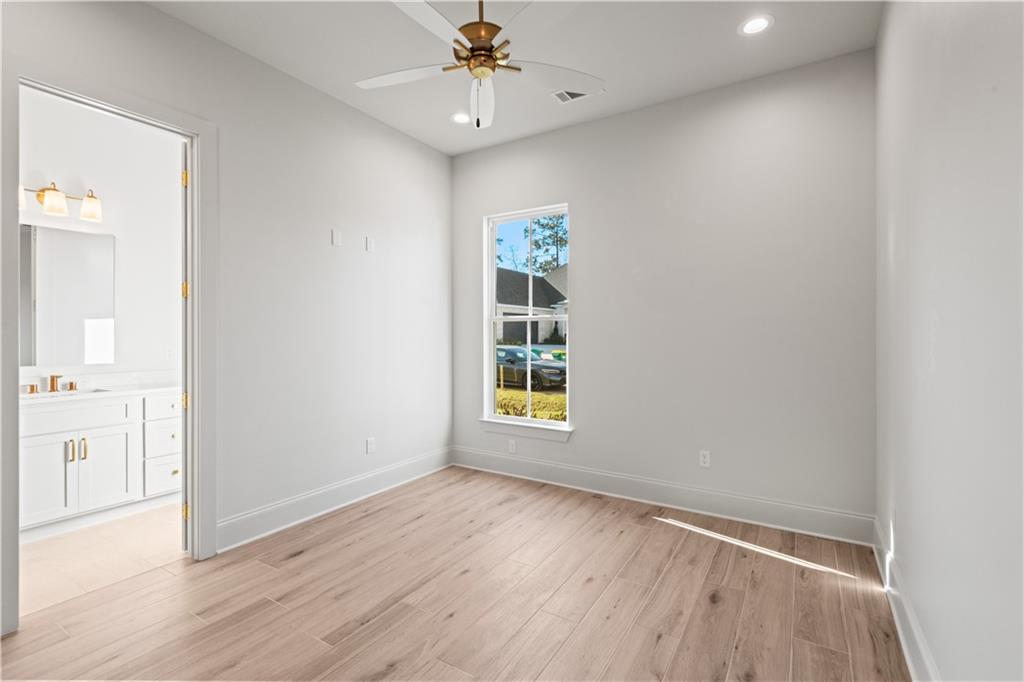 Covington, Louisiana 70433, United States, 4 Bedrooms Bedrooms, ,3 BathroomsBathrooms,Residential,Active,447