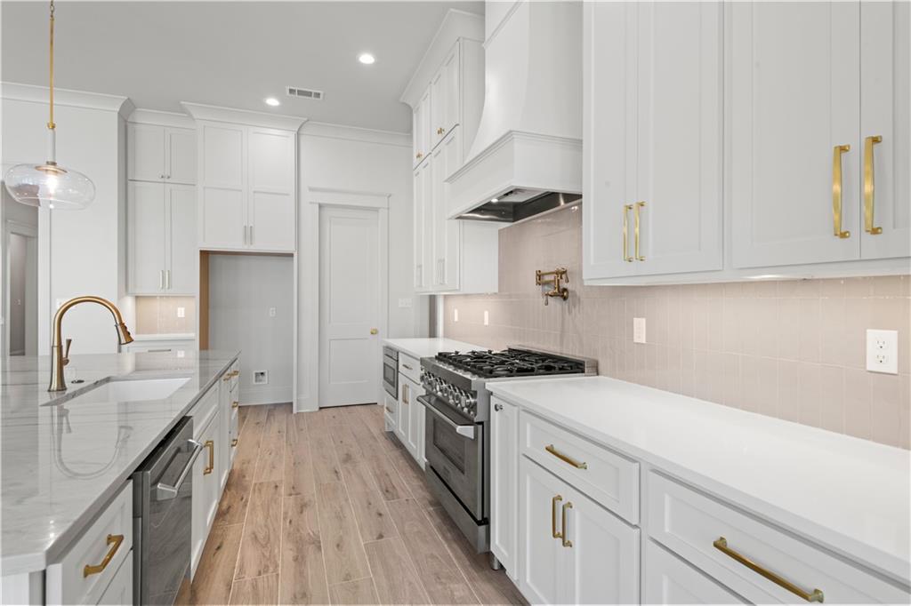 Covington, Louisiana 70433, United States, 4 Bedrooms Bedrooms, ,3 BathroomsBathrooms,Residential,Active,447