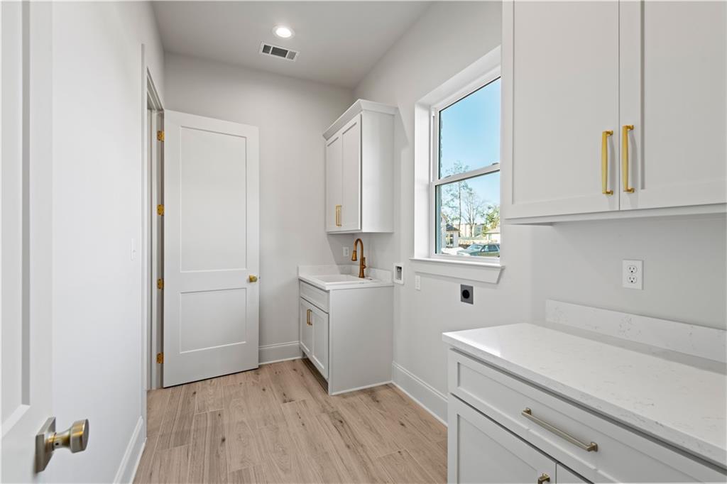 Covington, Louisiana 70433, United States, 4 Bedrooms Bedrooms, ,3 BathroomsBathrooms,Residential,Active,447