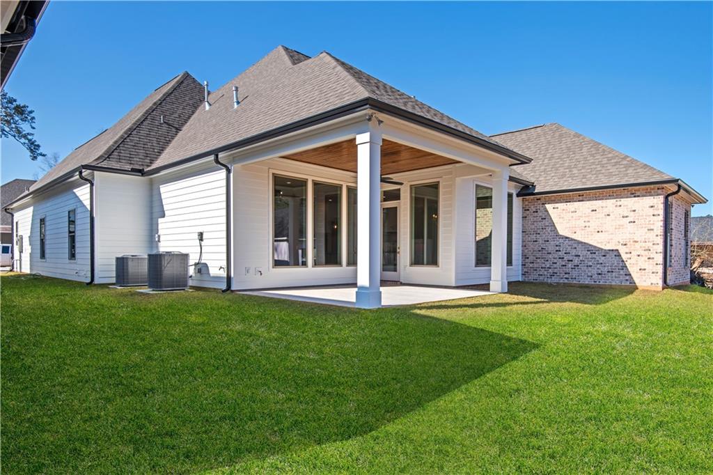 Covington, Louisiana 70433, United States, 4 Bedrooms Bedrooms, ,3 BathroomsBathrooms,Residential,Active,447