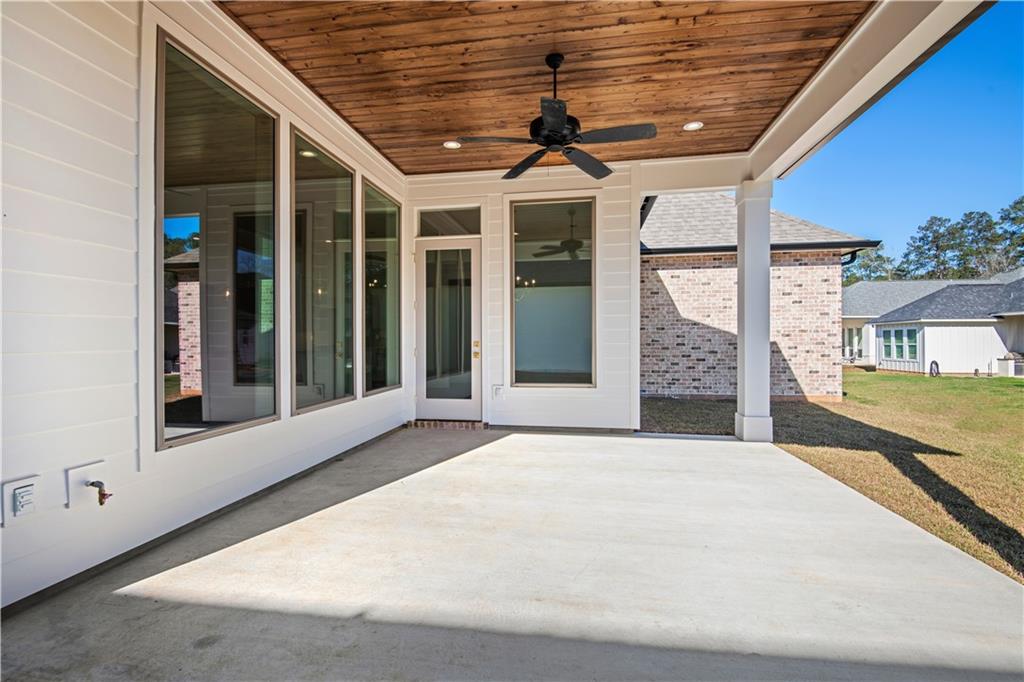 Covington, Louisiana 70433, United States, 4 Bedrooms Bedrooms, ,3 BathroomsBathrooms,Residential,Active,447