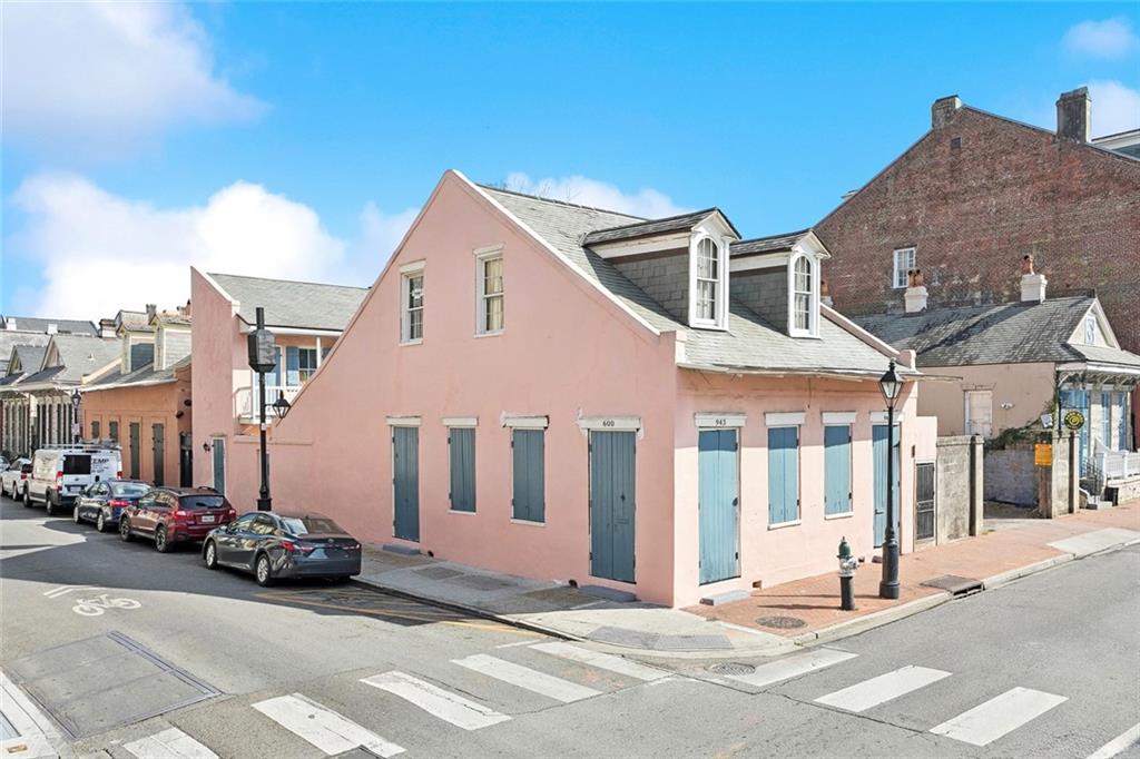 941-943 TOULOUSE Street