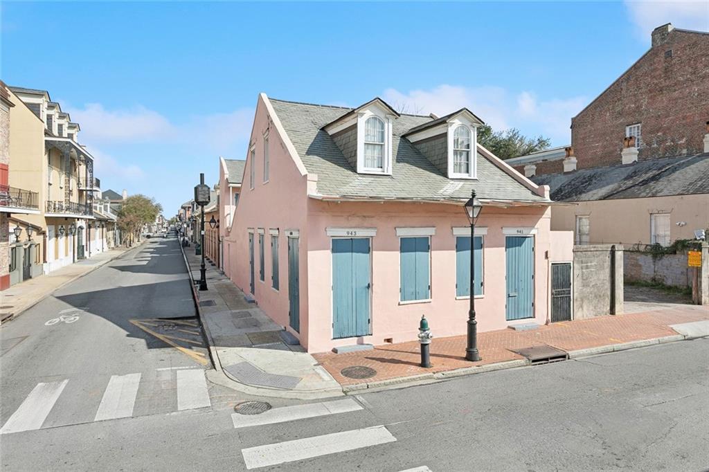 941-943 TOULOUSE Street