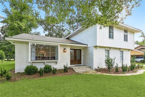 Photo of 759 BEAU CHENE Drive, Mandeville, LA 70471 (MLS # 2564924)