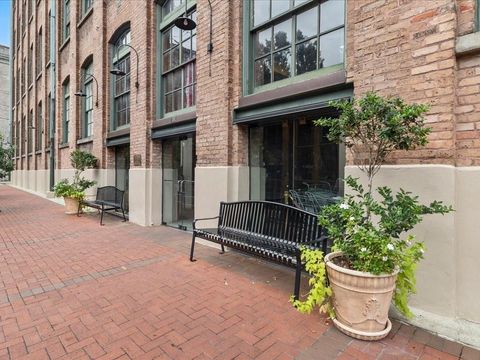 1107 S PETERS Street 205 New Orleans LA 70130