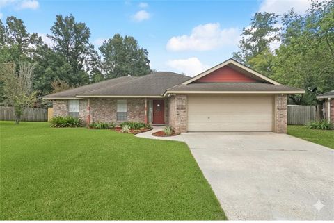 700 S LAKE VERRET Court Slidell LA 70461