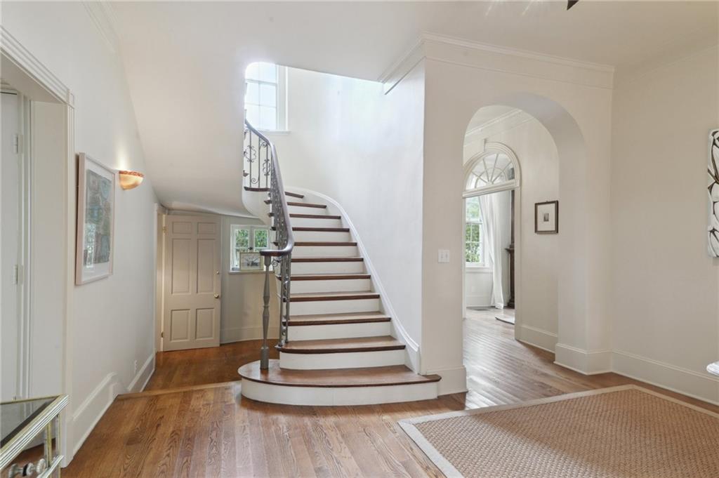 New Orleans, Louisiana 70125, United States, 4 Bedrooms Bedrooms, ,4 BathroomsBathrooms,Residential,Active,103701