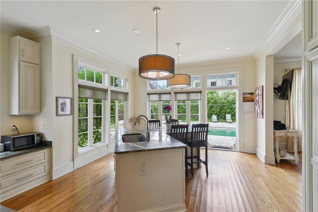 New Orleans, Louisiana 70125, United States, 4 Bedrooms Bedrooms, ,4 BathroomsBathrooms,Residential,Active,103701