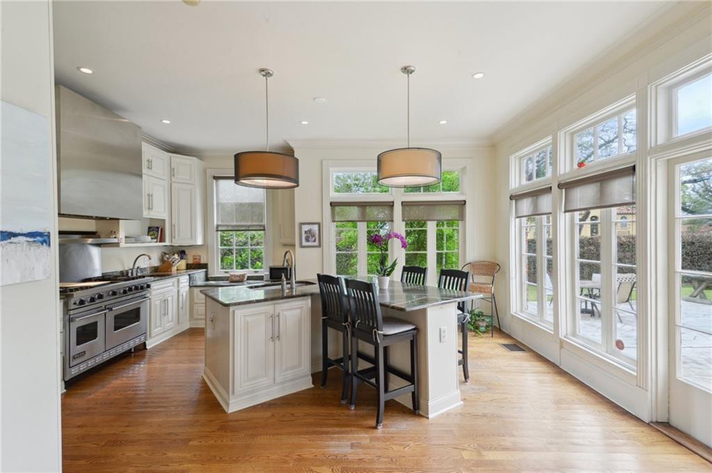 New Orleans, Louisiana 70125, United States, 4 Bedrooms Bedrooms, ,4 BathroomsBathrooms,Residential,Active,103701