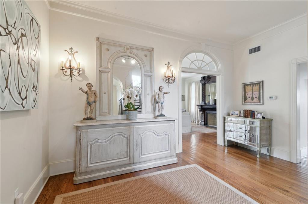 New Orleans, Louisiana 70125, United States, 4 Bedrooms Bedrooms, ,4 BathroomsBathrooms,Residential,Active,103701