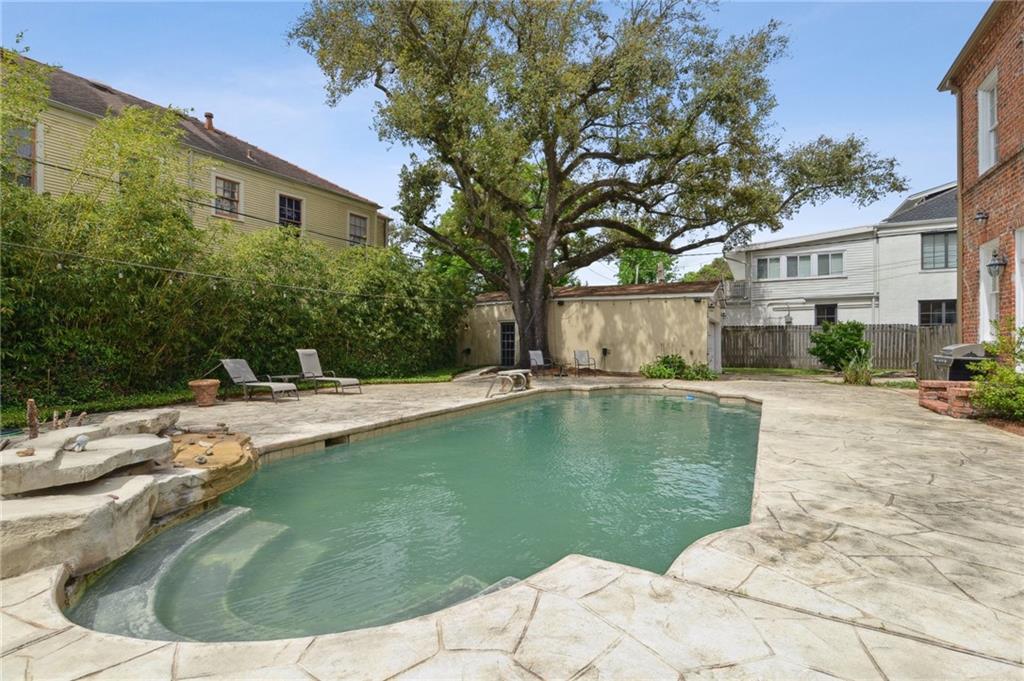 New Orleans, Louisiana 70125, United States, 4 Bedrooms Bedrooms, ,4 BathroomsBathrooms,Residential,Active,103701