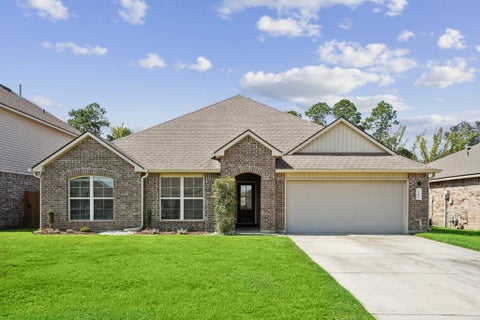 Photo of 75400 CRESTVIEW HILLS Loop, Covington, LA 70435 (MLS # 2565734)