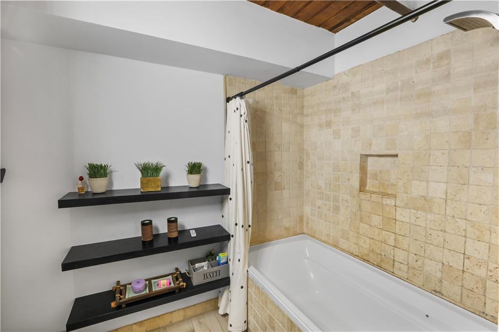 1107 S PETERS Street 510