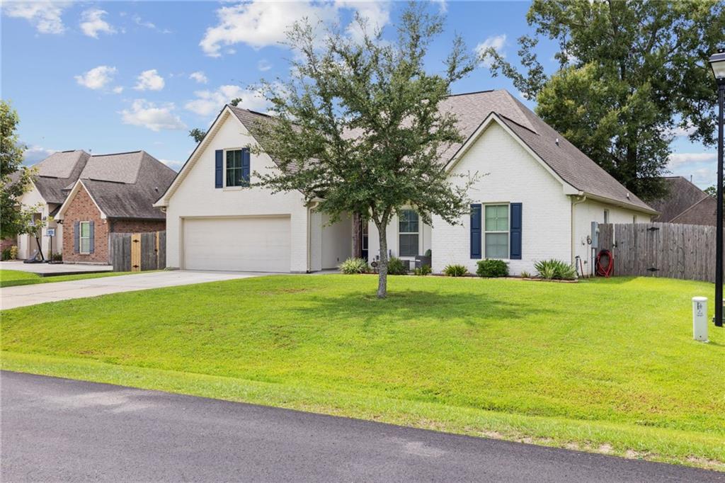 709 ENGLISH OAK Drive