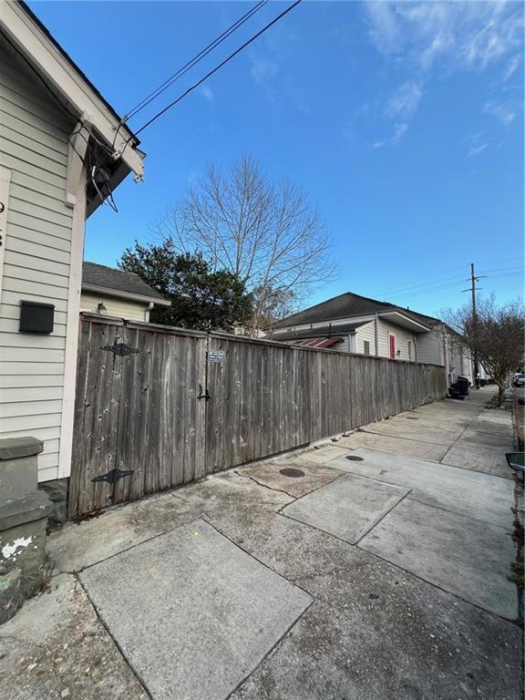 2501-03 BURGUNDY Street
