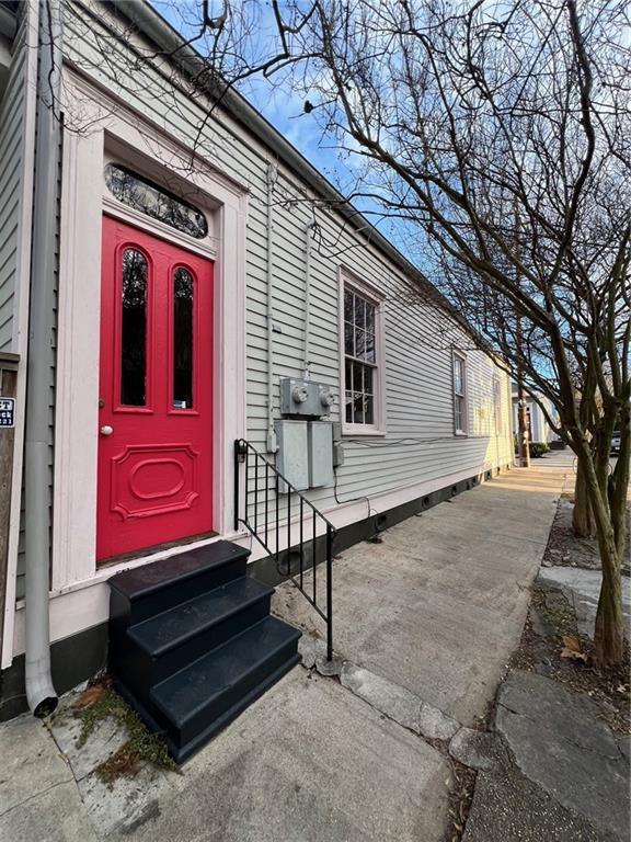 2501-03 BURGUNDY Street