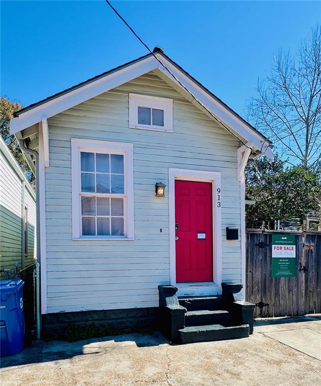 2501-03 BURGUNDY Street