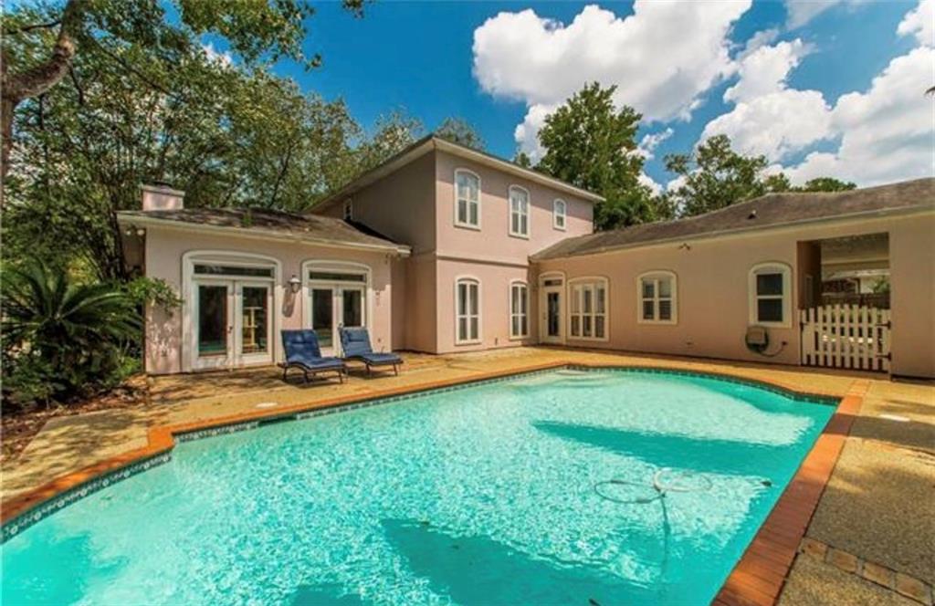 615 RIVER OAKS Drive