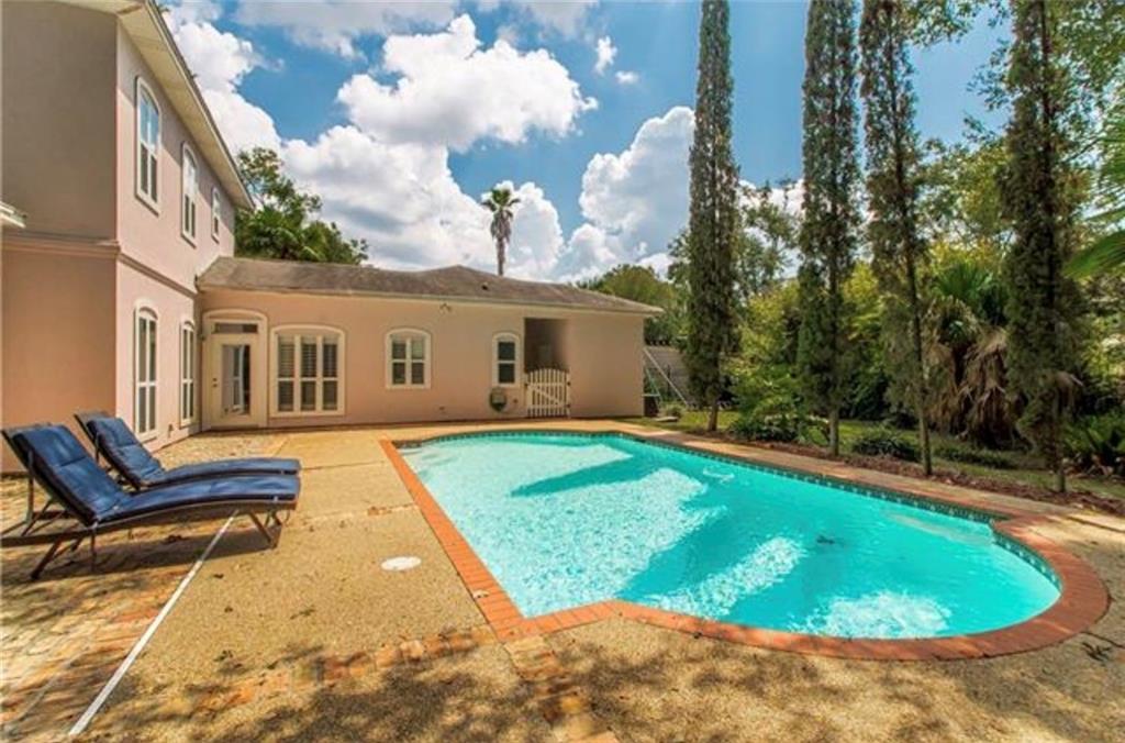 615 RIVER OAKS Drive