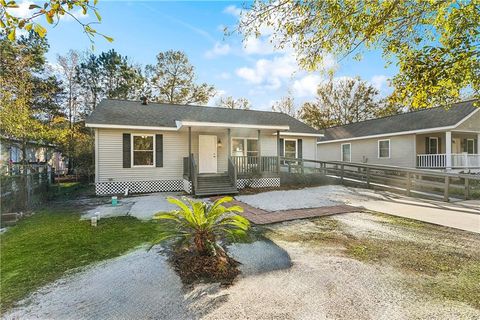 26080 E BEECH Street Lacombe LA 70445