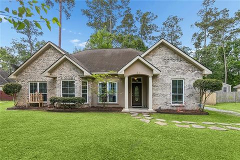 Photo of 67 ALICE Street, Madisonville, LA 70447 (MLS # 2555777)