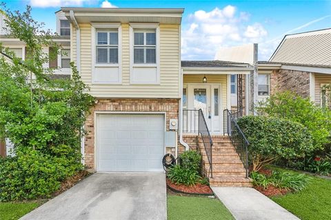 932 OLD METAIRIE Place Metairie LA 70001