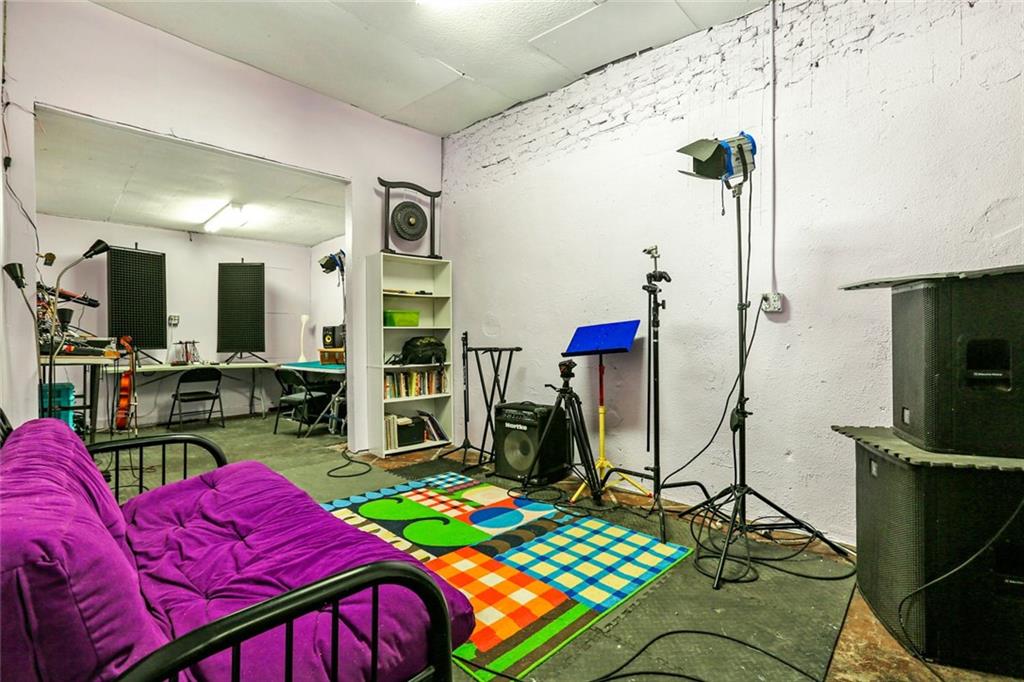 1401 S RENDON Street