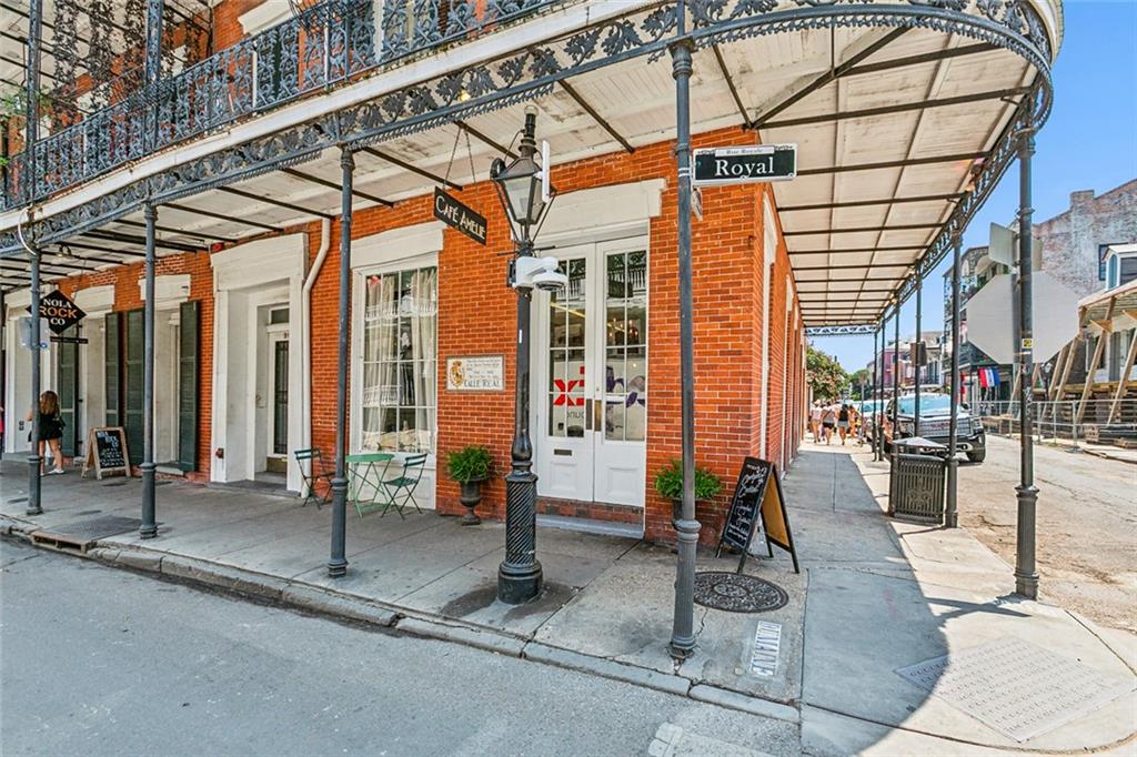 900 ROYAL Street 101