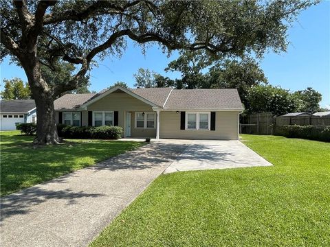 26 HENNESSEY Court River Ridge LA 70123