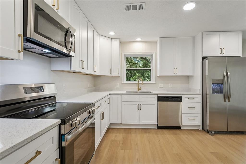 24 HICKORY Drive