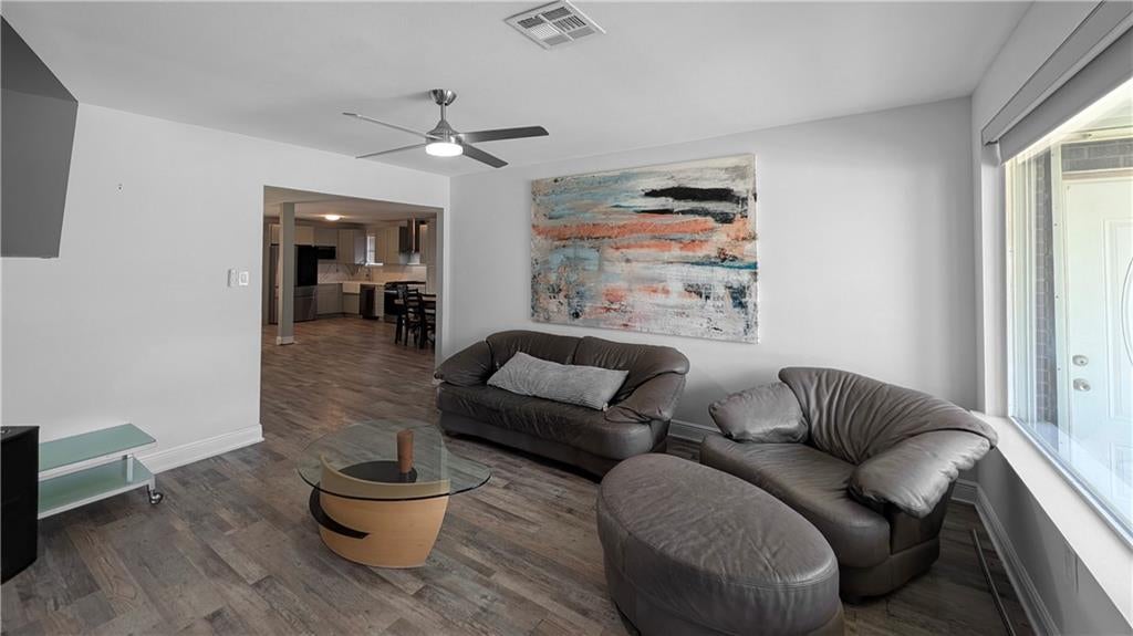 41 W PAMELA Place