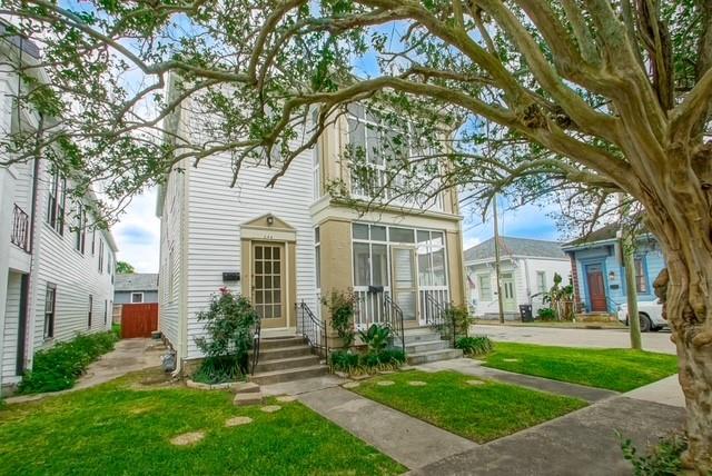 244 46 PACIFIC Avenue