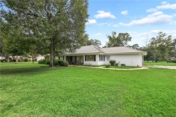 12157 POST OAK DR, HAMMOND, LA 70403 - Image d1ad3b96c28a7db246e2e6e57f82a556/2117772176
