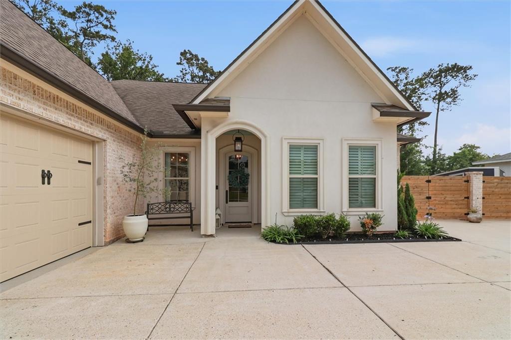 725 ELISE Lane
