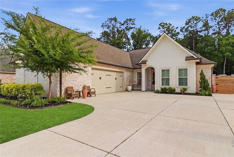 Photo of 725 ELISE Lane, Madisonville, LA 70447 (MLS # 2556126)