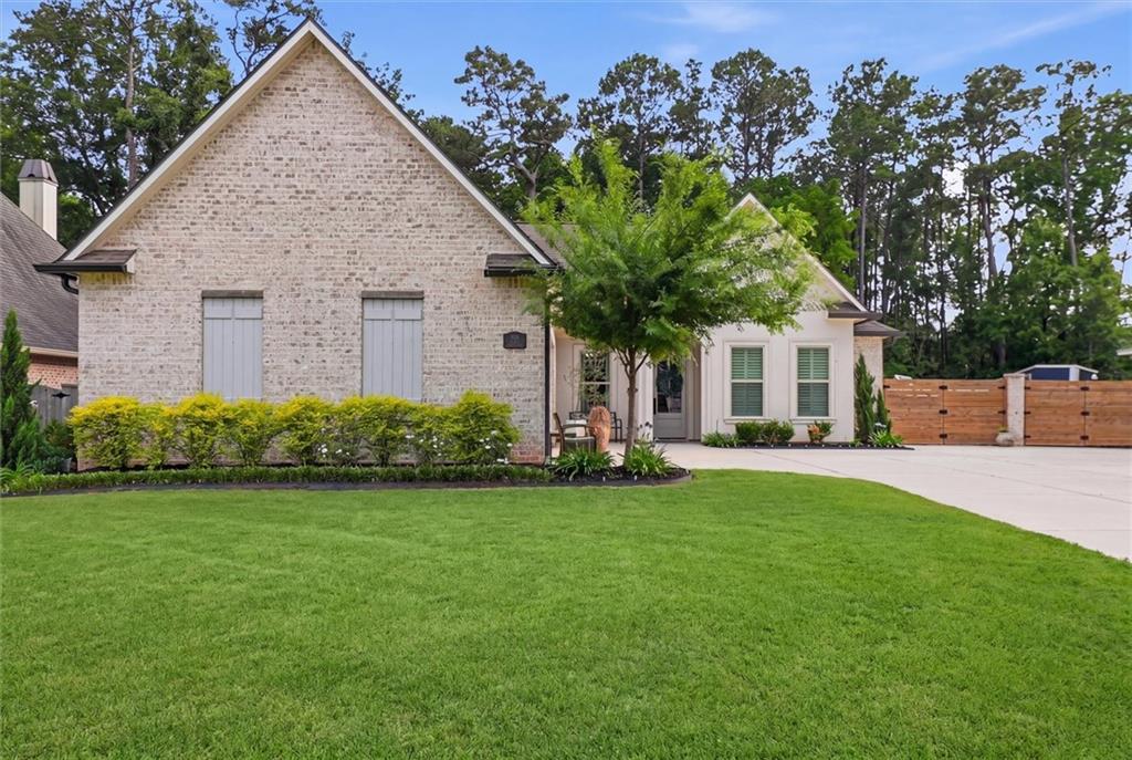 725 ELISE Lane