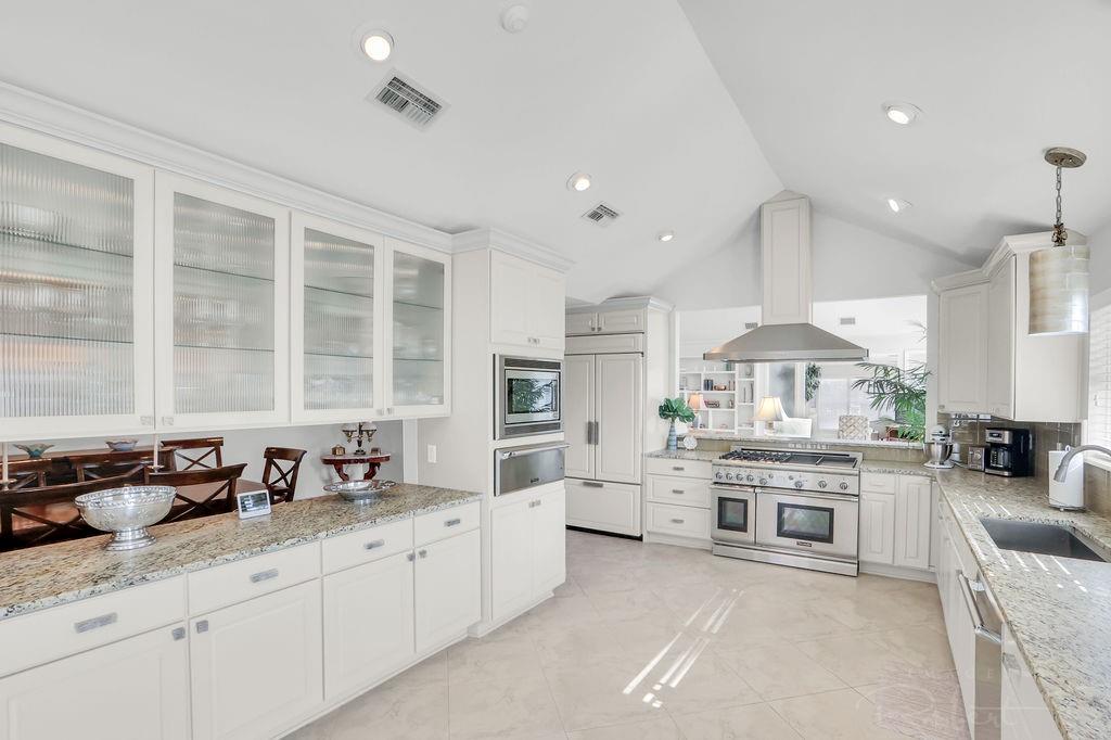 147 E RUELLE Drive