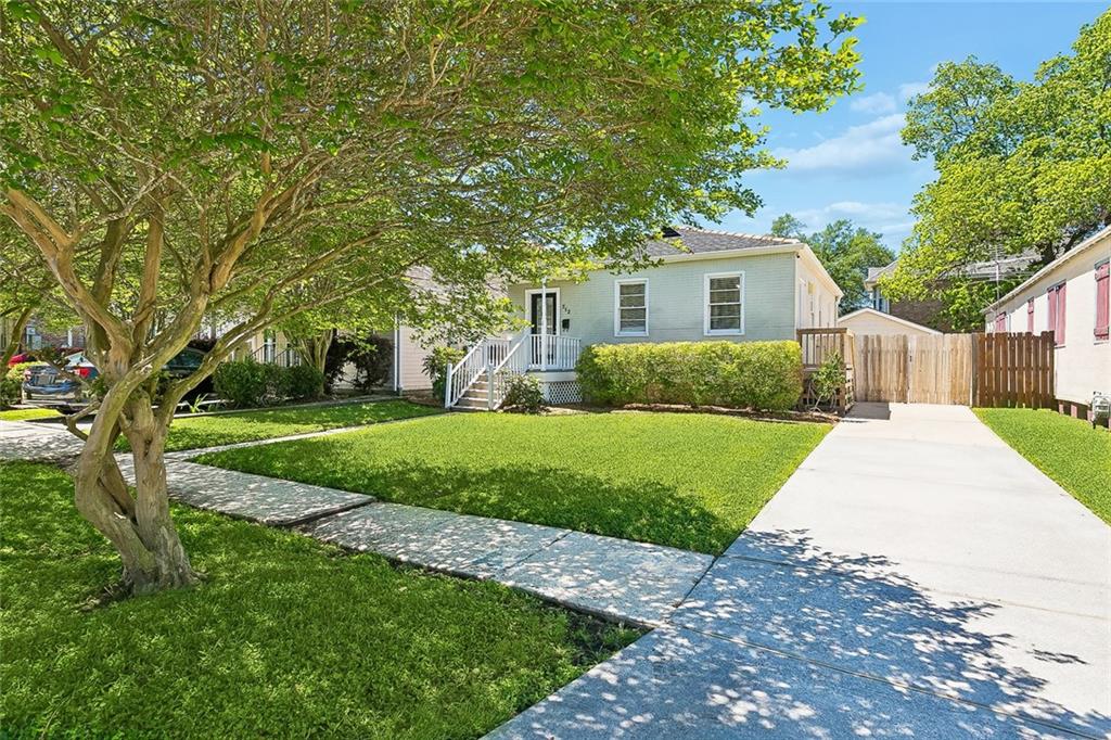 712 METAIRIE LAWN Drive