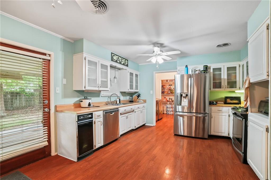 1579 RIDGECREST Drive