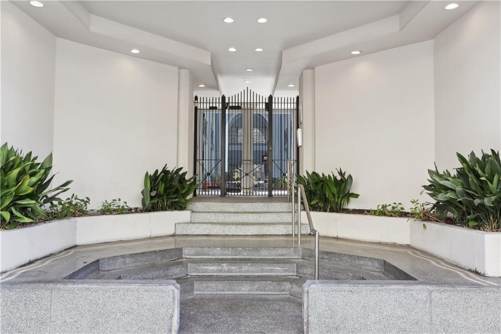 760 MAGAZINE Street PH