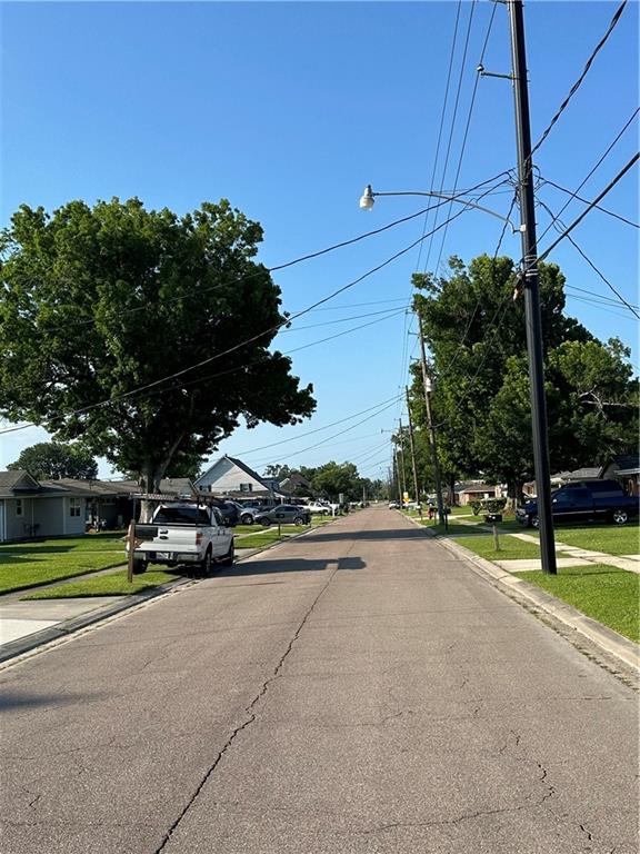 213 DESTREHAN Drive