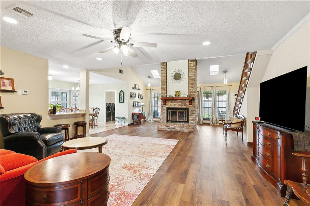 3404 LAKE DES ALLEMANDS Drive