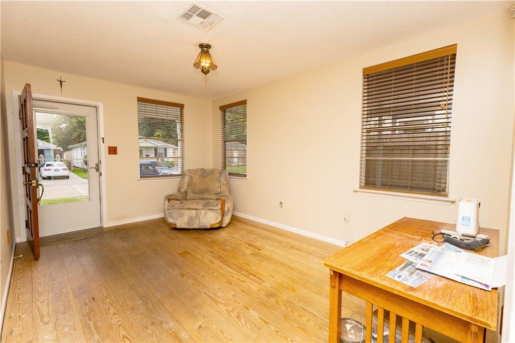 609 TUCKER Avenue