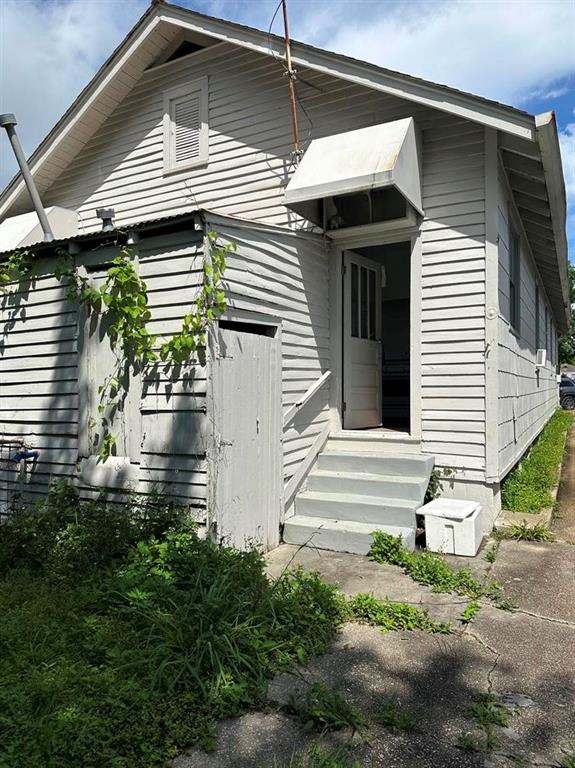 Photo 1 of 8 — 2909-15 HOLLYGROVE Street 09-15, New Orleans, LA 70118