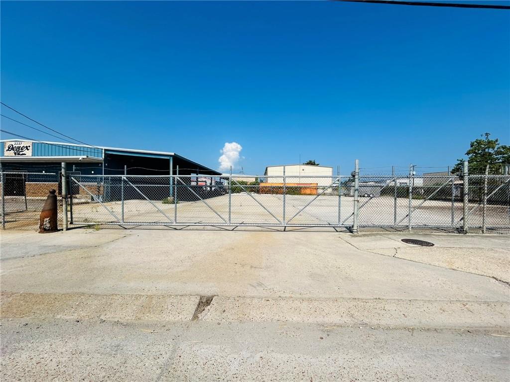 2237 GREENWOOD Street