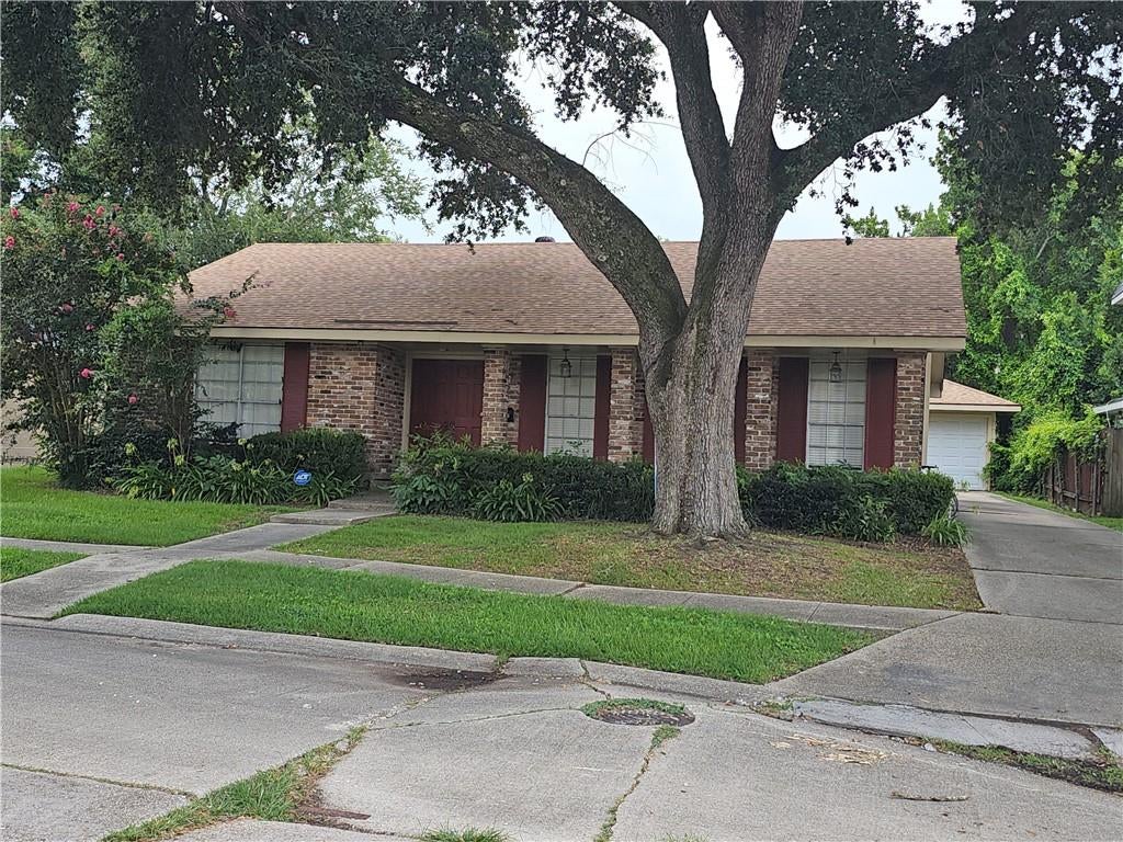 3827 MIMOSA Drive