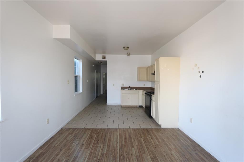 2508 12 S PRIEUR Street