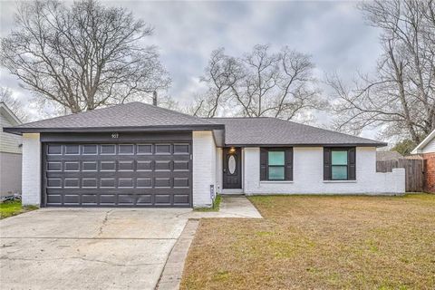 307 ALMOND CREEK Road Slidell LA 70461