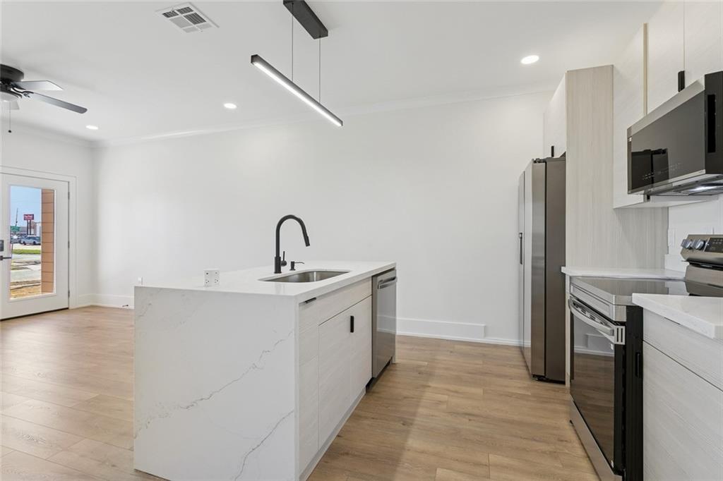 3400 MONTESQUIEU Street