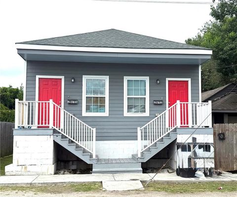 2615 S DORGENOIS Street New Orleans LA 70125